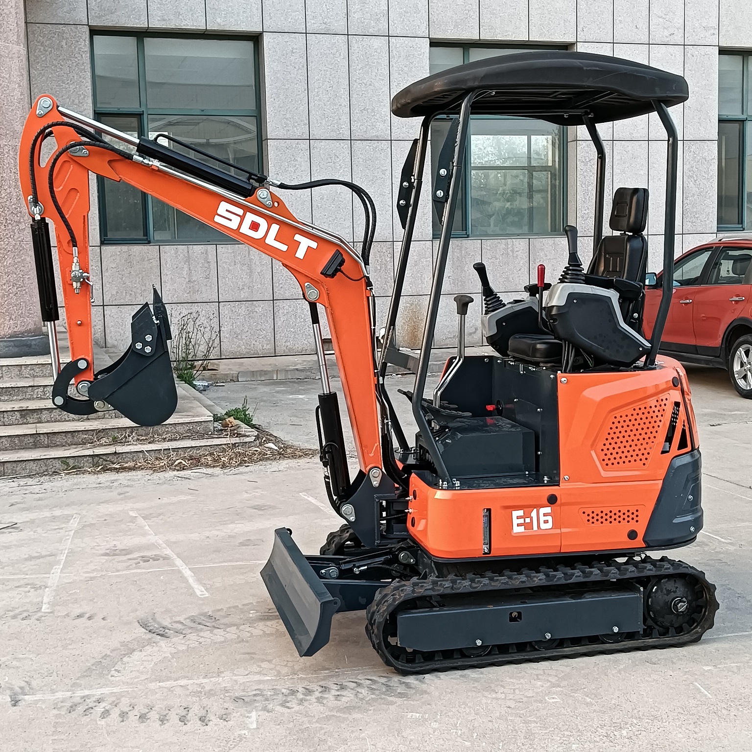 E16LC 1.6TON EXCAVATOR